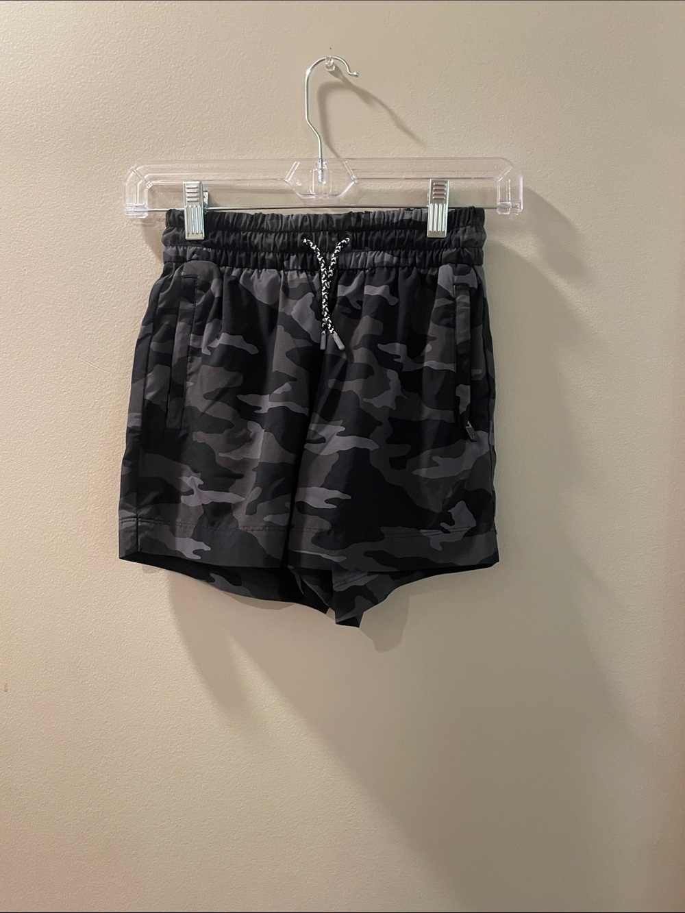 Athleta Men's Black & Gray Camo Performance Shorts